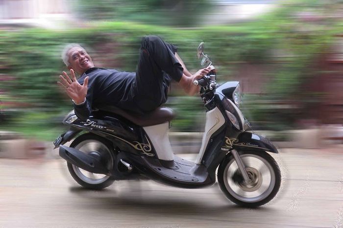 Potret kelakuan orang berkendara ekstream ini bikin senyum-senyum